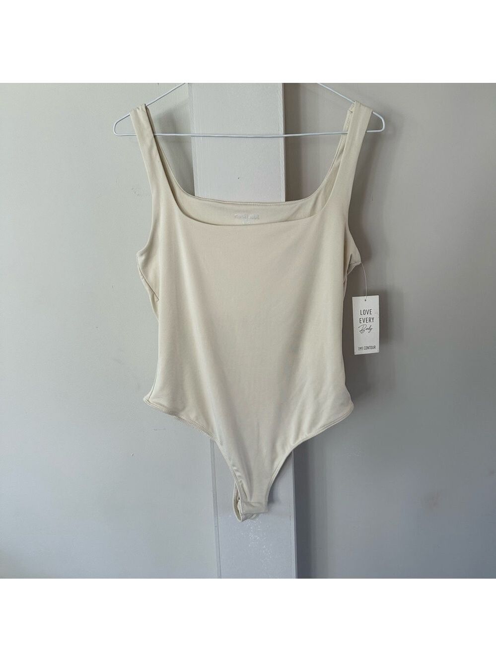 SWS CONTOUR CREAM THONG BODY SUIT SZ LARGE NEW